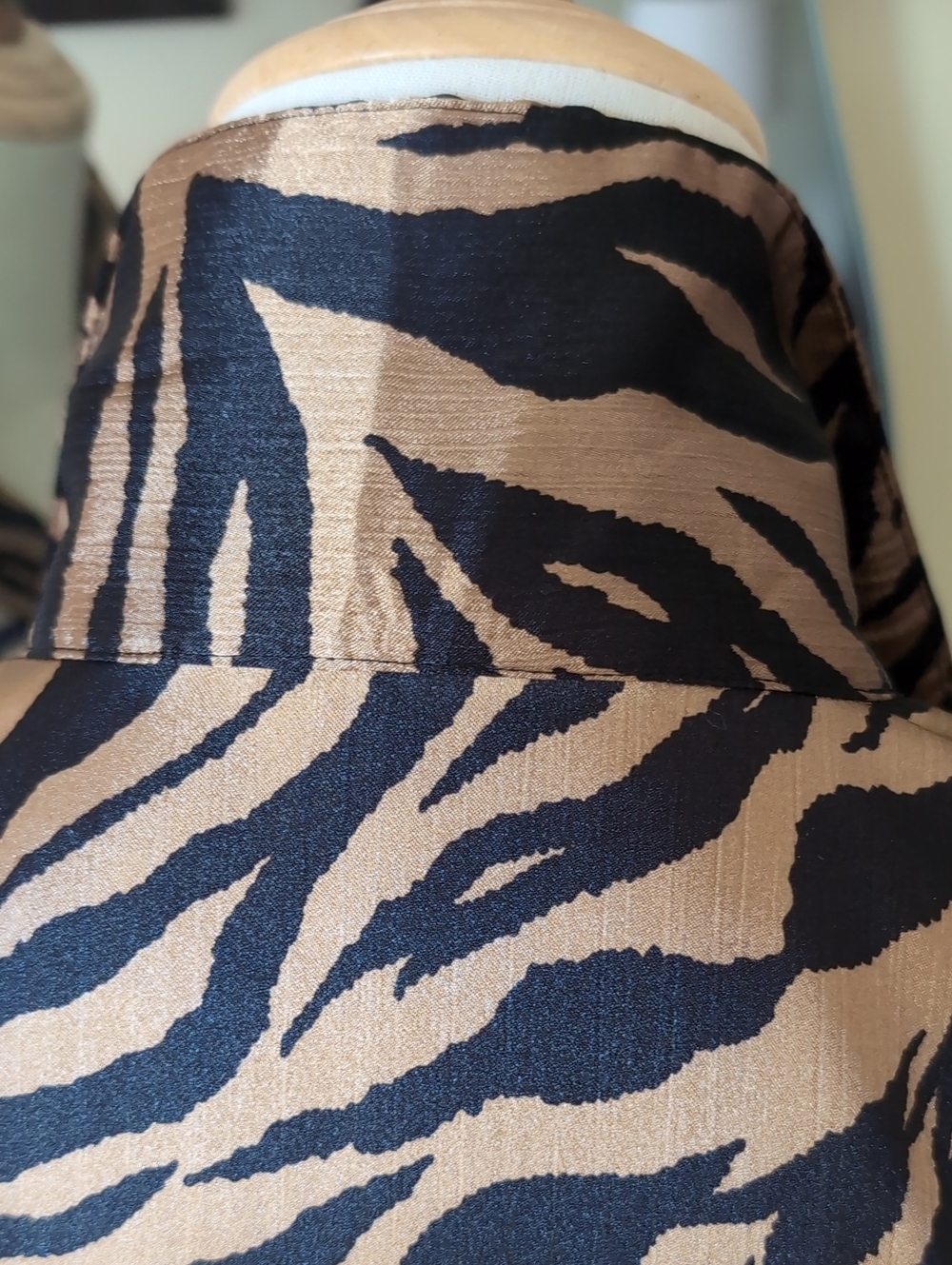 Jones New York Women's Size Small Animal Print Blouse - Picture 8 of 14